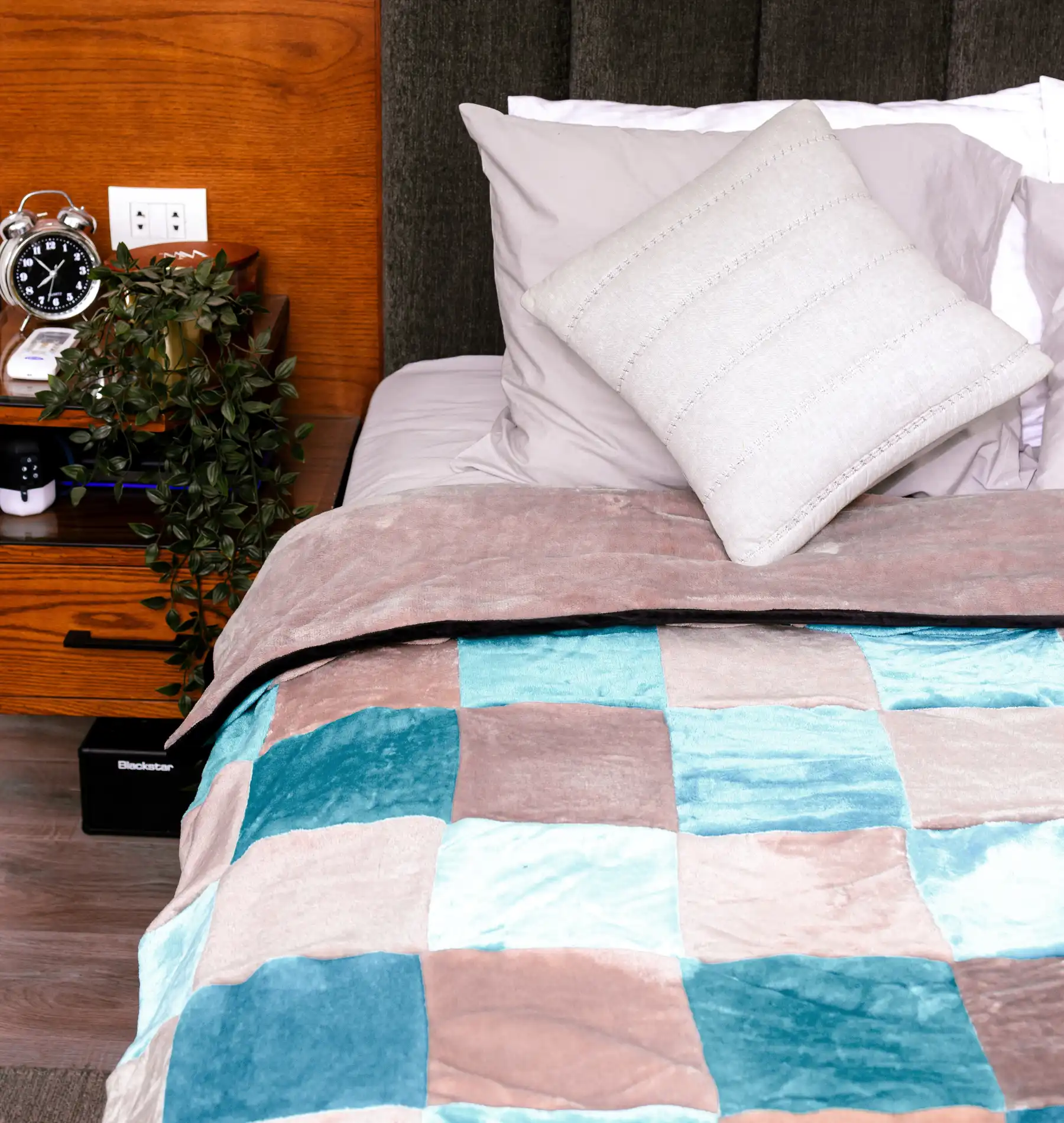 Double-Side Checkered Blanket (180*220) - Image 17