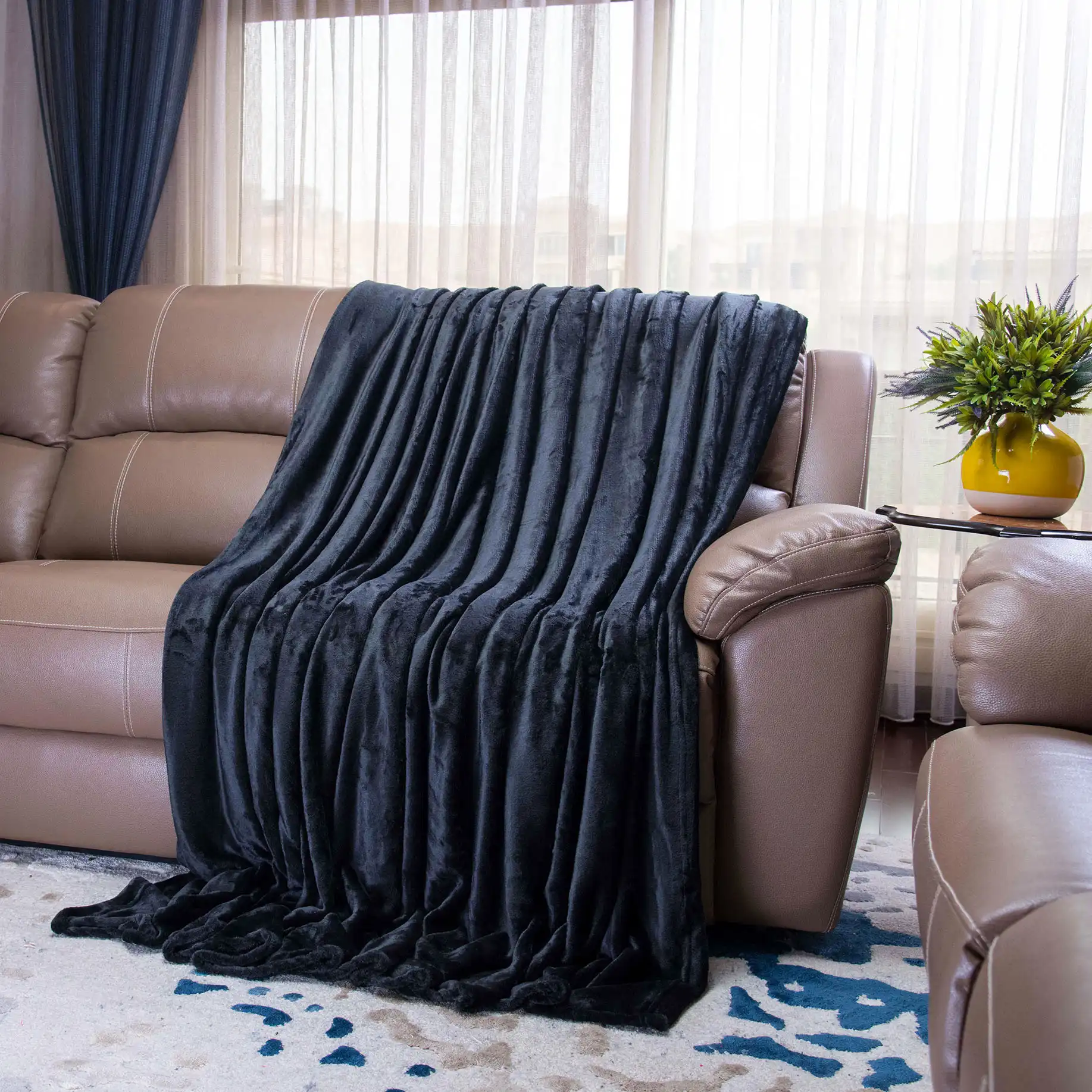 Microfiber Blanket (130 cm x 180 cm ) - Image 3