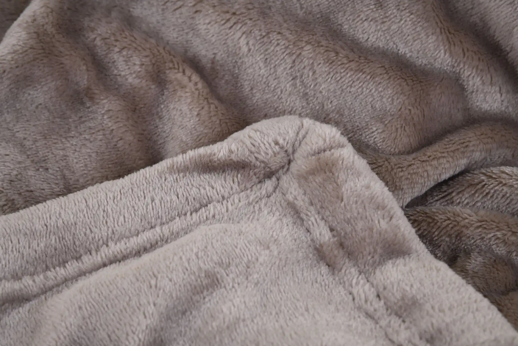 Microfiber Blankets (152 cm x 203 cm) FOR SINGLE BED - Image 12
